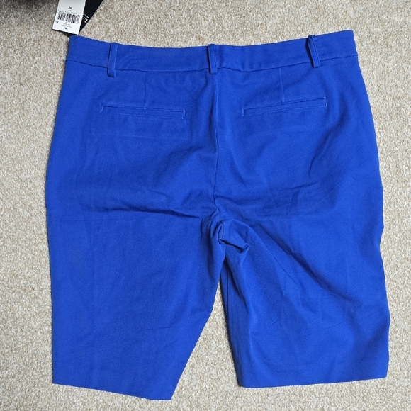 New With Tags Ralph Lauren Vibrant Blue Flat Front Shorts Ladies Size 10 Bermuda - Picture 3 of 4